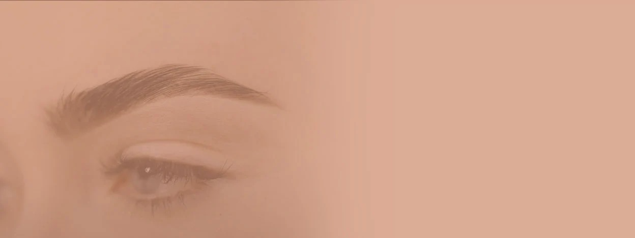 L'importance de la forme du visage pour le henné à sourcils