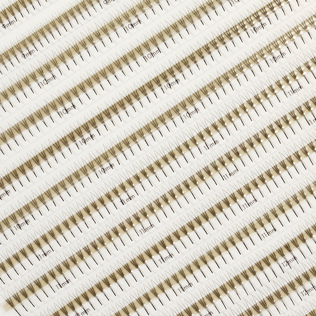 Extensions de cils mixtes London Lash Préfaits Mayfair avec bases pincées, pour un volume précis et l'excellence pionnière.