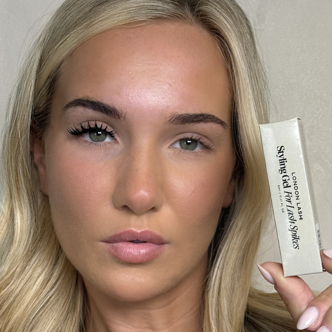 Gel Coiffant 2-en-1 pour un effet Spikes sur les Cils