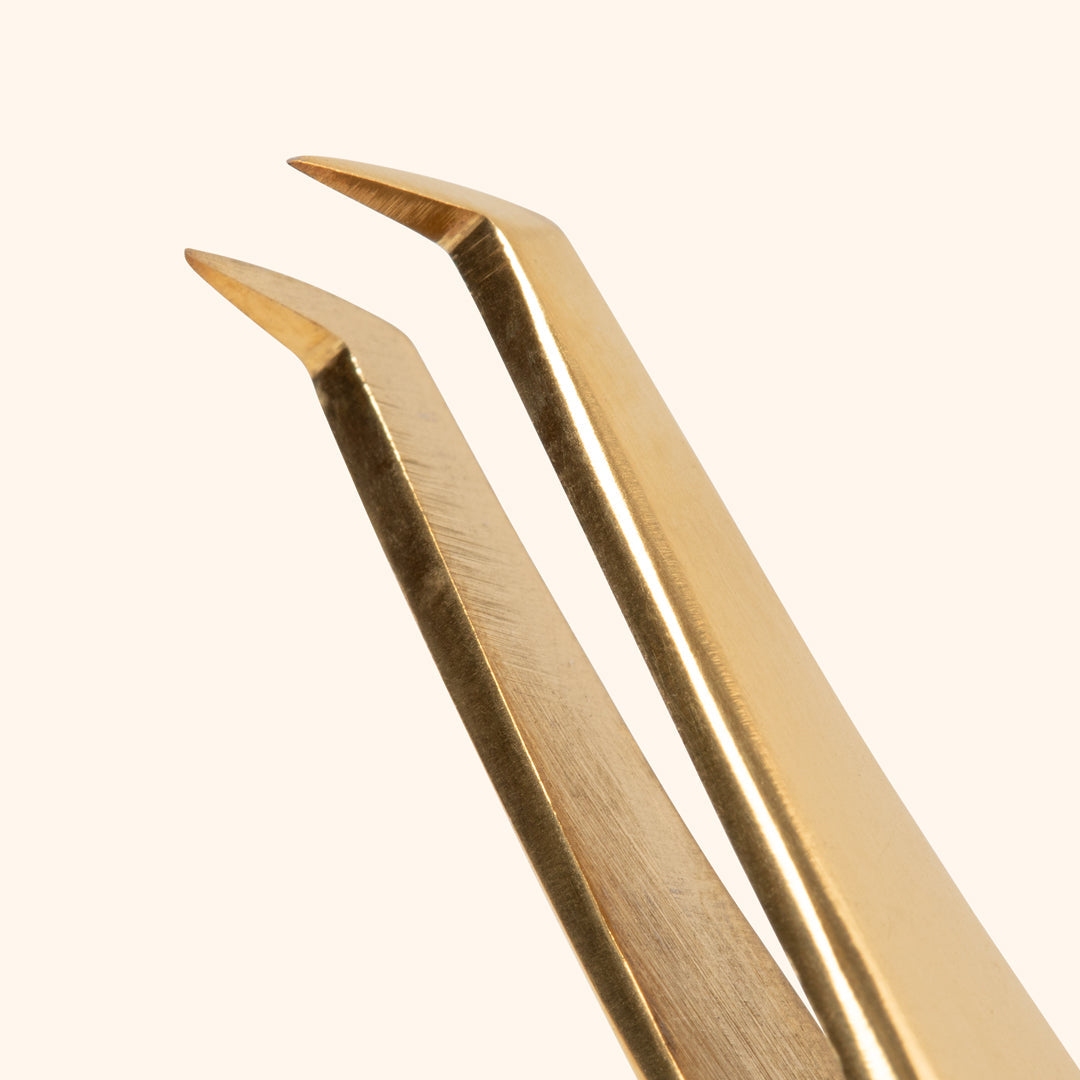 La pince à extensions de cils volume « Irina »