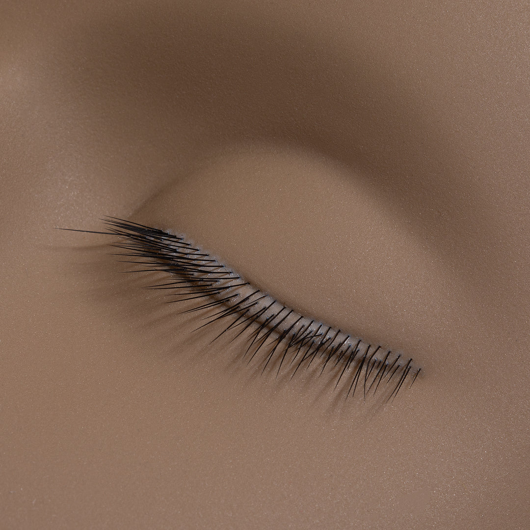 Tête d'entraînement, pose de cils, Volume Russe, extension de cils, cils, cil a cil, extension cils, extension de cils volume russe, extension de cils naturel , extensions de cils,